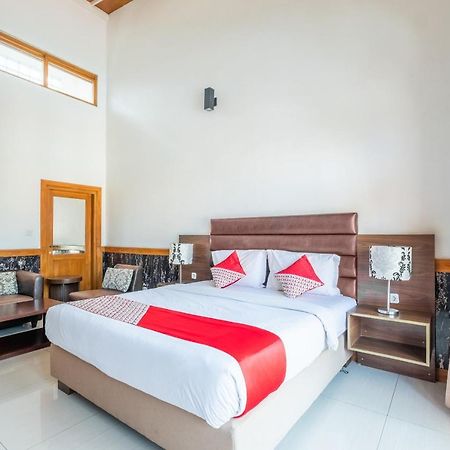 Oyo 1210 Nice Guesthouse Bandung Exterior foto